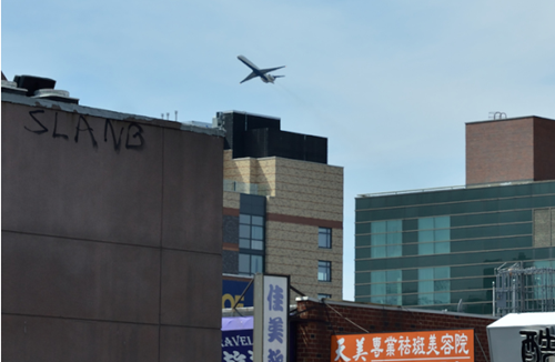 纽约多名华裔上街抗议飞机噪音日益严重（图）