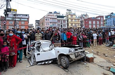 逾2500名中国公民撤离尼泊尔震区中国医疗队救援